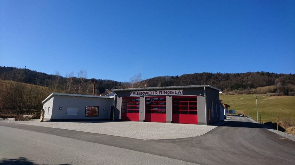 Feuerwehrhaus / Ringelai